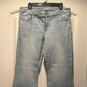 AE NE(X)T LEVEL SUPER LOW-RISE FLARE JEAN